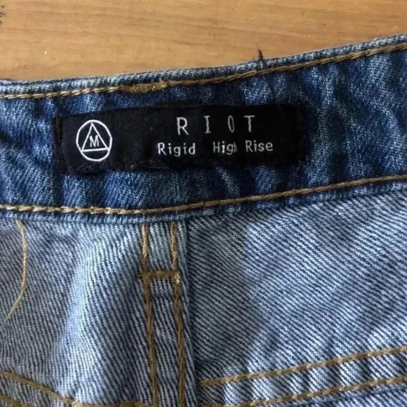 High  waisted jeans - Picture 3 of 3